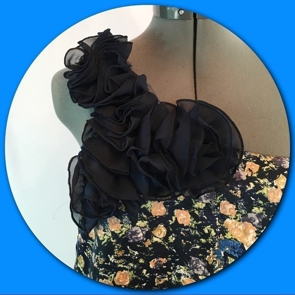 forever 21💕One Shoulder Floral Print Top💕 - Picture 3 of 4